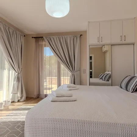 Elkorini Corfu Villa *